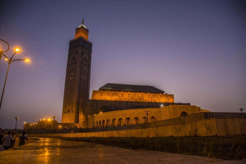 Admirez la mosquée Hassan II à Casablanca, un chef-d'œuvre architectural.